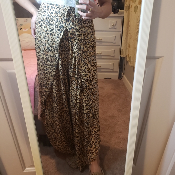 Leopard 🐆 Print Culotte/Long Skirt Style Pants - Picture 2 of 8